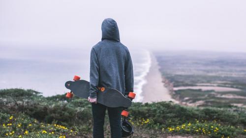 Lagi Demam Electric Skateboard? Ini Pilihan Terbaik di Tahun 2018